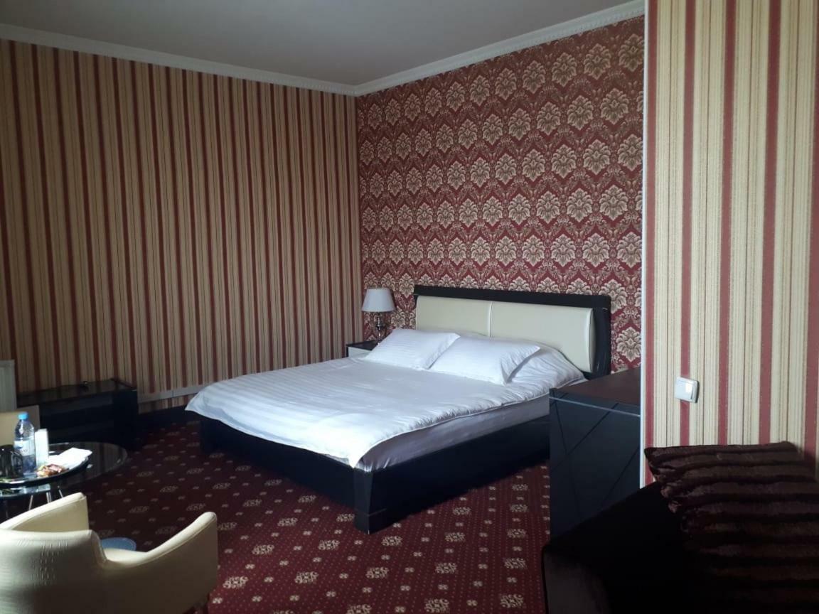 Seoul Hotel Шымкент Экстерьер фото